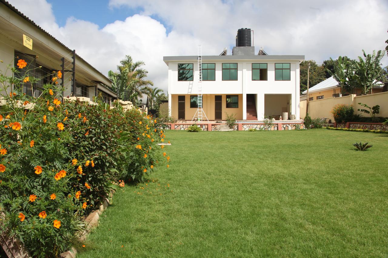 Merves Hotel Arusha Exterior foto